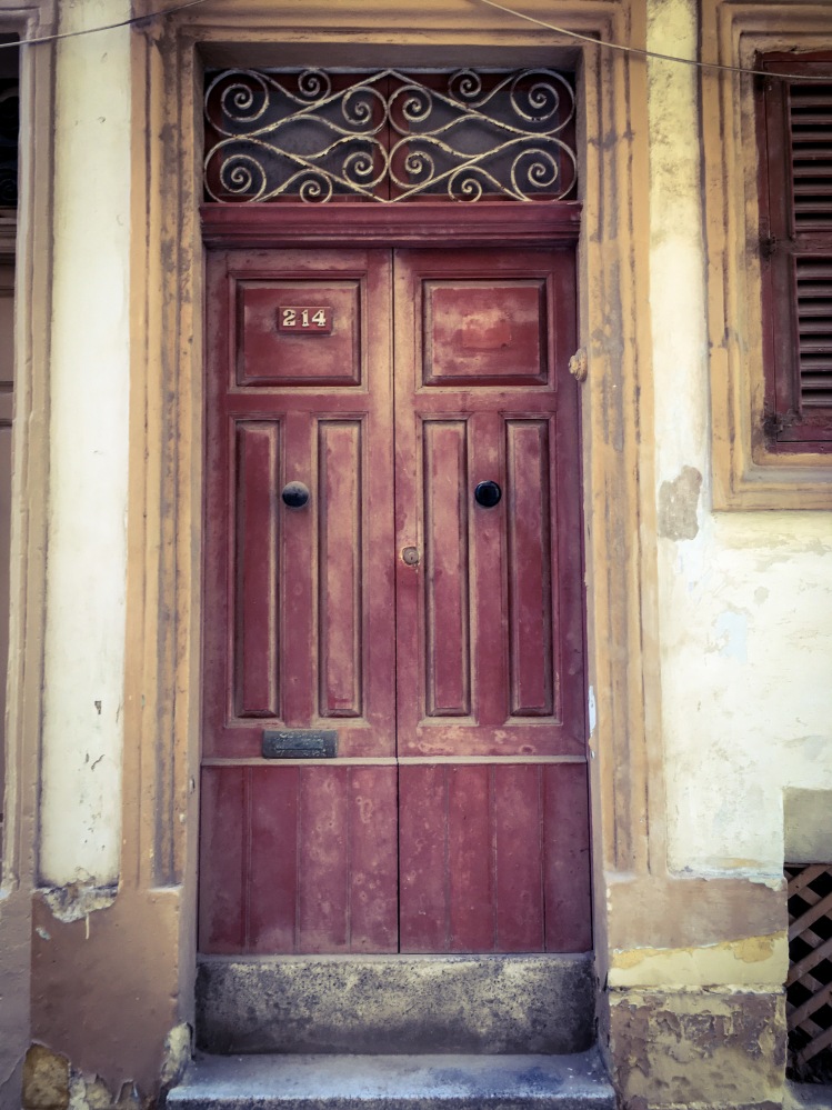 ld red door, Bormla, Malta ©Helen Jones-Florio